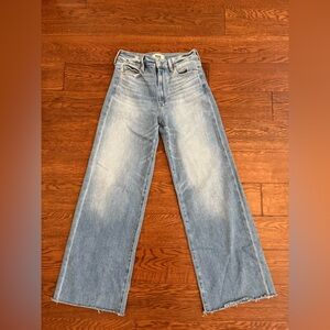 PAIGE Aneesa 31” jeans size 26
